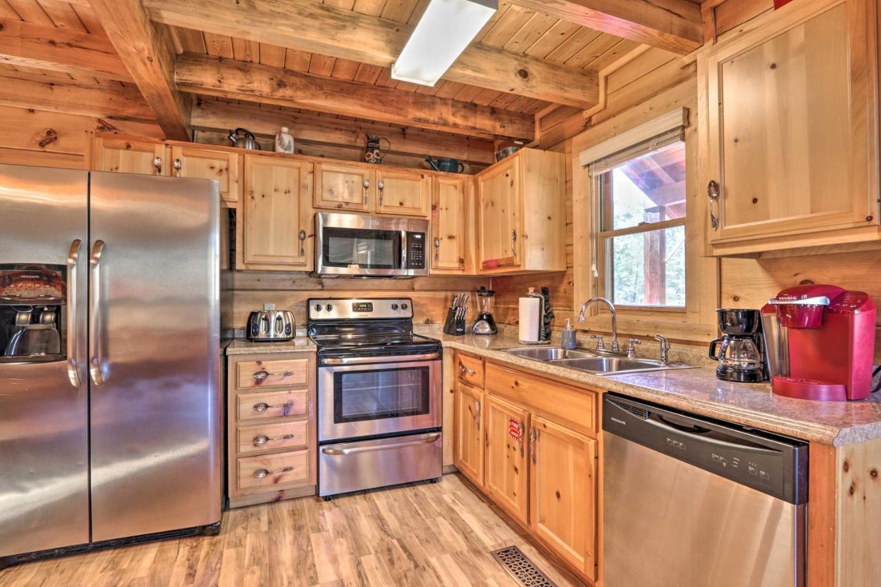 Cozy Cabin With Hot Tub In The Heart Of Pigeon Forge Villa Exterior photo