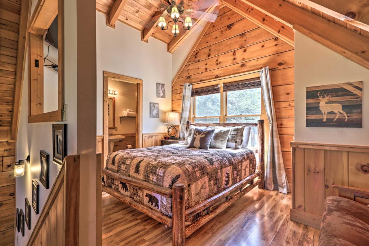 Cozy Cabin With Hot Tub In The Heart Of Pigeon Forge Villa Exterior photo